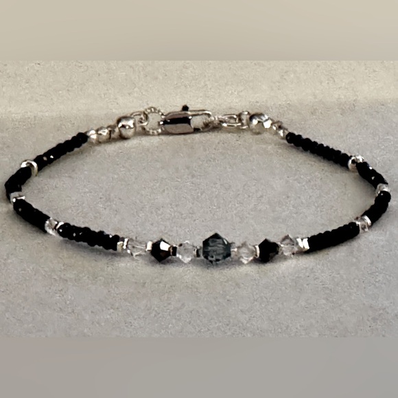 Swarovski Crystal, Micro Faceted Black Spinel Bracelet set in Sterling Silver - Picture 4 of 5